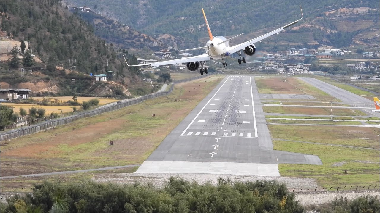 Paro International Airport – Een Adembenemende Toegangspoort tot Bhutan